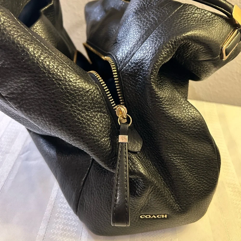 NWT Coach Pebble Leather Shoulder Bag. - Picture 6 of 12